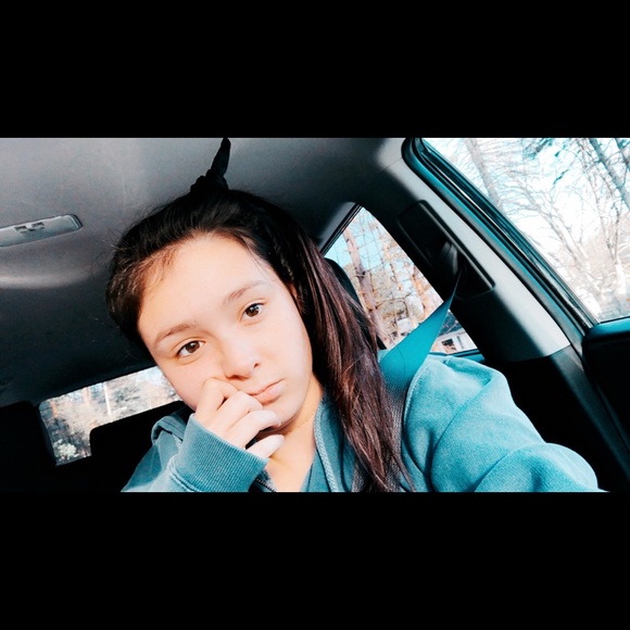 Meet your Posher, Amelia - Picture 1 of 1